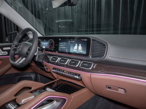 New 2026 Mercedes-Benz GLS 450 4MATIC image 16