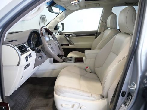 Used 2017 Lexus GX 460 Premium w/ Premium Package AWD/4WD image 15