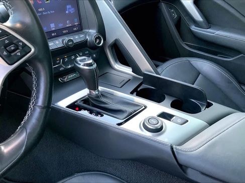 Used 2017 Chevrolet Corvette Stingray Coupe RWD image 15