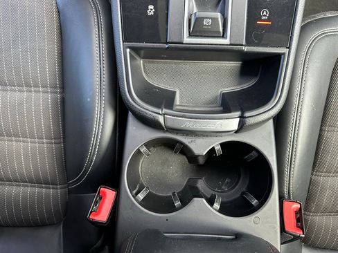 Certified 2023 Porsche Macan Turbo image 26