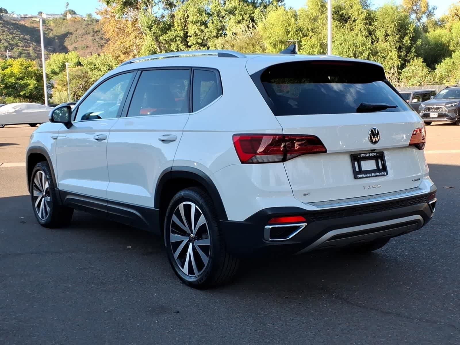 Used 2022 Volkswagen Taos SE FWD image 7
