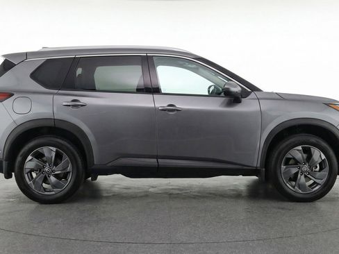 Used 2025 Nissan Rogue SV AWD/4WD image 11