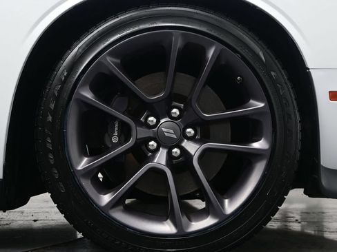 Used 2022 Dodge Challenger R/T Scat Pack w/ Driver Convenience Group RWD image 31