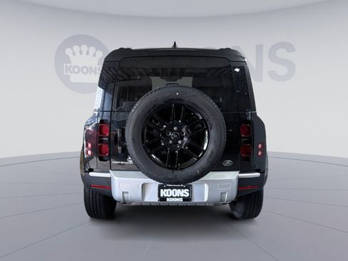Used 2023 Land Rover Defender 110 S image 5