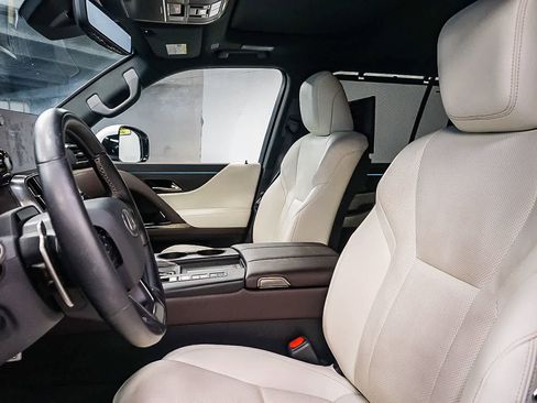 Certified 2025 Lexus LX 700h Luxury AWD/4WD image 18