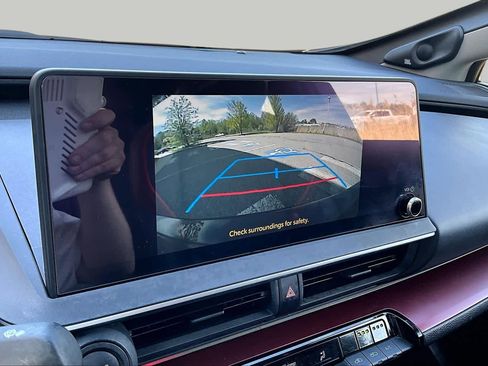 Used 2023 Toyota Prius Prime Premium FWD image 29