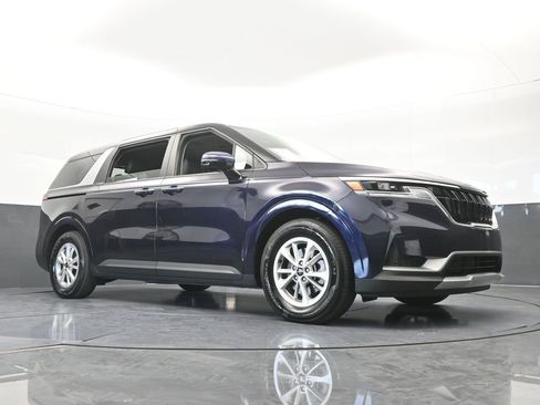 Used 2024 Kia Carnival LX FWD image 63