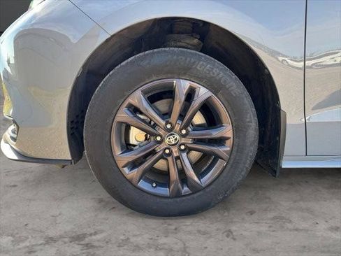 Certified 2024 Toyota Sienna XLE Woodland Edition AWD/4WD image 41