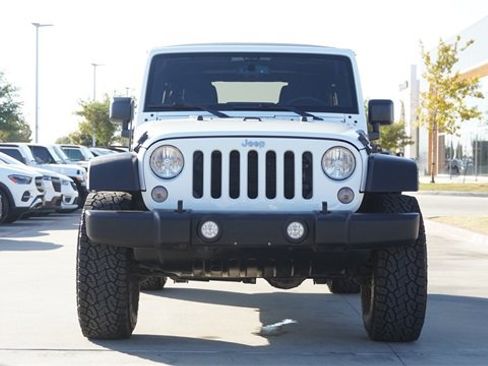 Used 2018 Jeep Wrangler Unlimited Sport S image 2