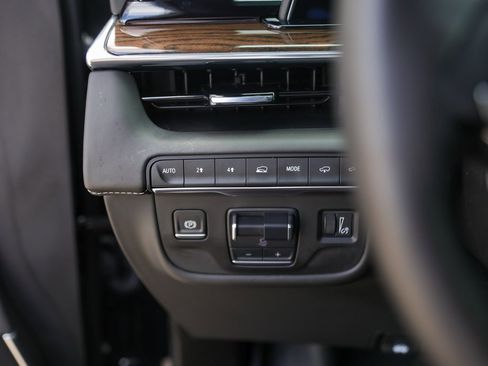 Certified 2024 Cadillac Escalade Sport Platinum image 15