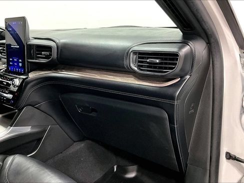 Used 2023 Ford Explorer Platinum w/ Technology Package AWD/4WD image 19