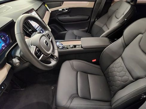New 2025 Volvo XC90 T8 Plus w/ Protection Package Premier AWD/4WD image 14