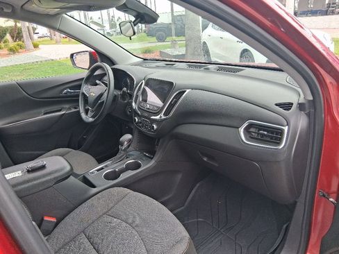 Used 2024 Chevrolet Equinox LT FWD image 10
