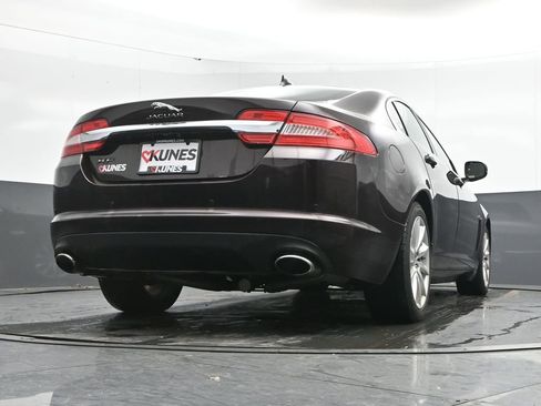 Used 2015 Jaguar XF Premium image 36