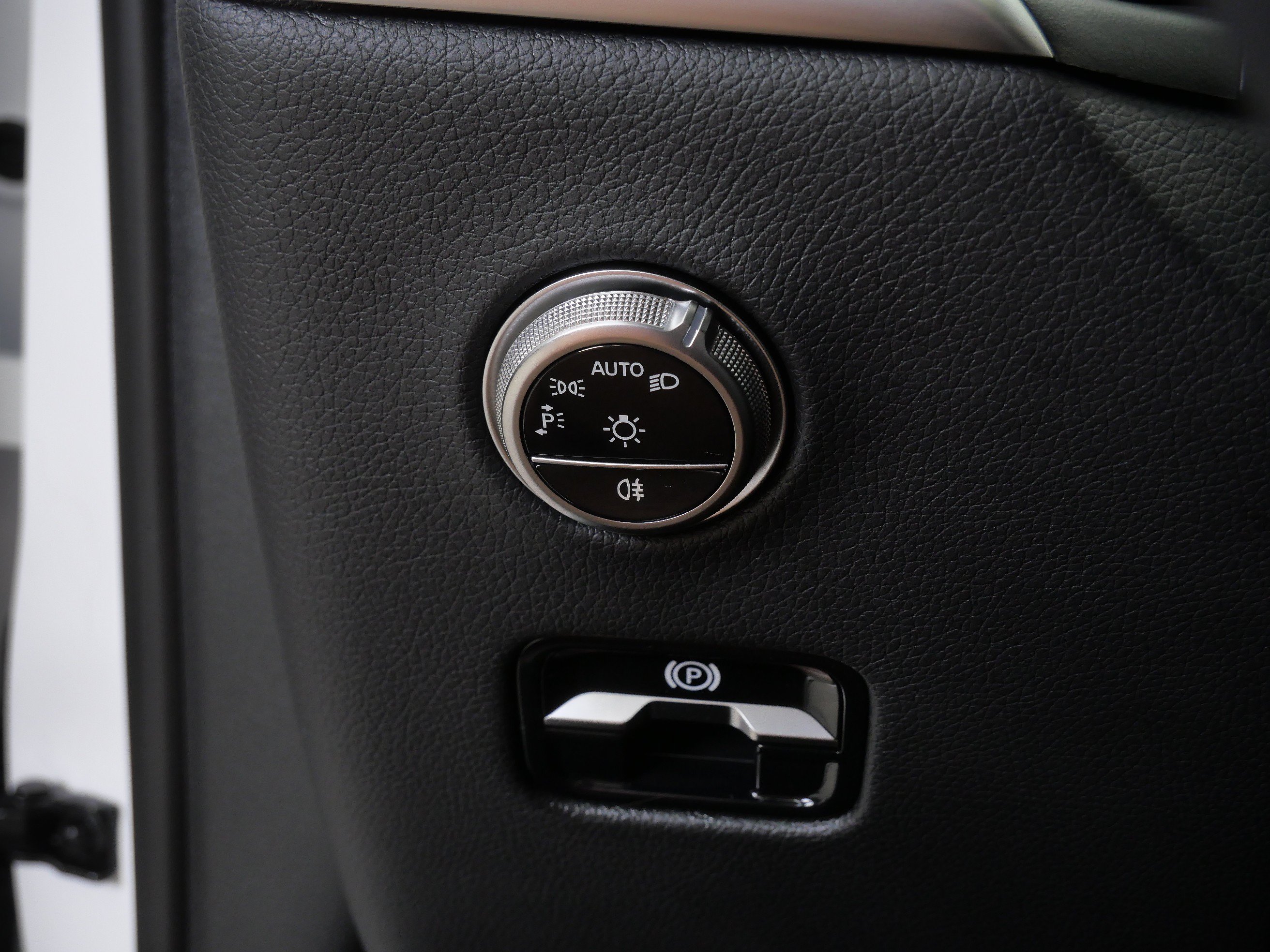 Certified 2026 Mercedes-Benz GLC 300 4MATIC image 23