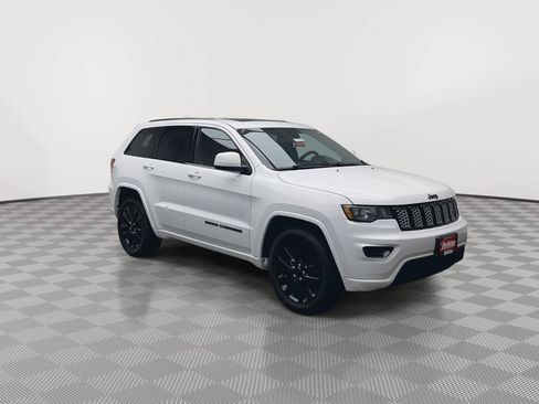 Used 2019 Jeep Grand Cherokee Altitude AWD/4WD image 34