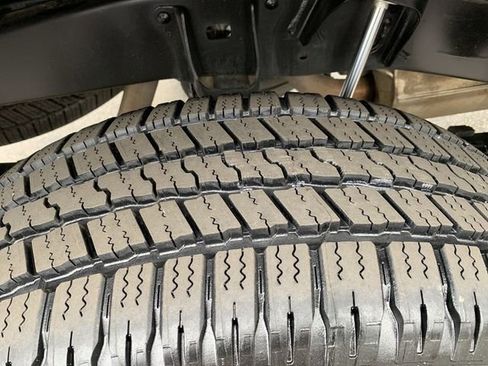 Used 2018 Toyota Tacoma TRD Sport image 34