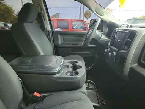 Used 2021 RAM 1500 Tradesman w/ Chrome Plus Package RWD image 9