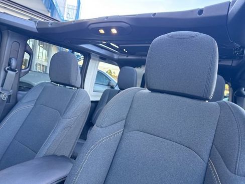 Used 2025 Jeep Wrangler Unlimited Sahara w/ Safety Group image 27