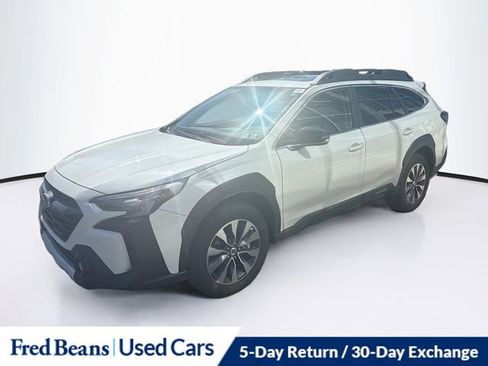 Used 2025 Subaru Outback Limited image 3