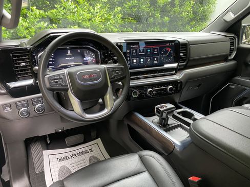 Used 2024 GMC Sierra 1500 SLT AWD/4WD image 35