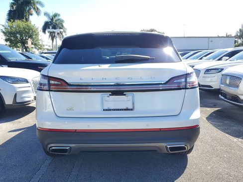 Certified 2023 Lincoln Nautilus Reserve image 5