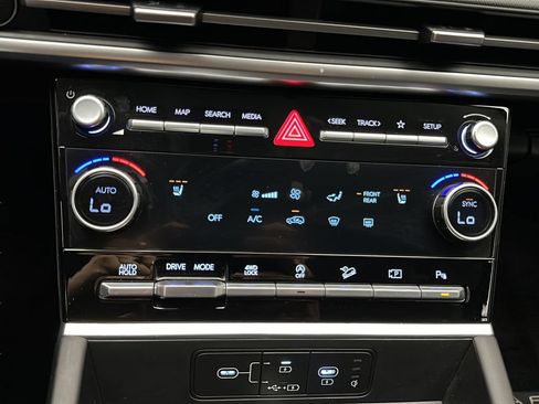 Certified 2025 Hyundai Santa Fe SEL AWD/4WD image 33