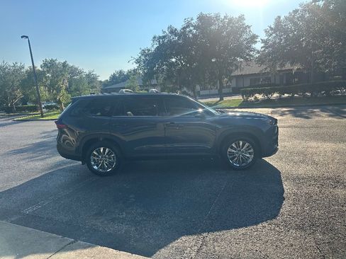 Used 2025 Toyota Grand Highlander AWD image 8