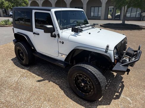 Used 2015 Jeep Wrangler Sport AWD/4WD image 3