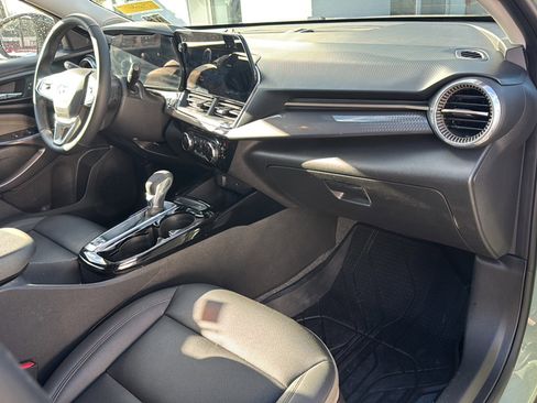 Used 2024 Chevrolet Trax ACTIV w/ Driver Confidence Package image 11