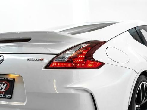 Used 2018 Nissan 370Z NISMO image 12