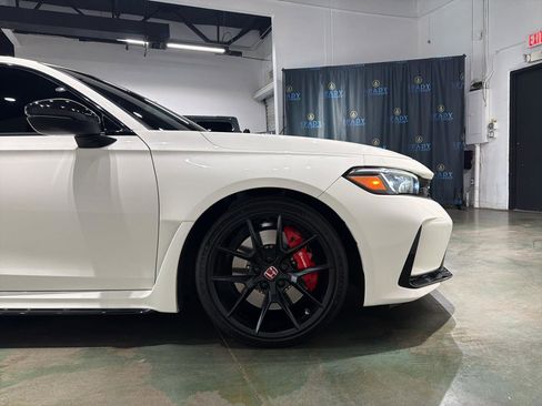 Used 2023 Honda Civic Type R image 11