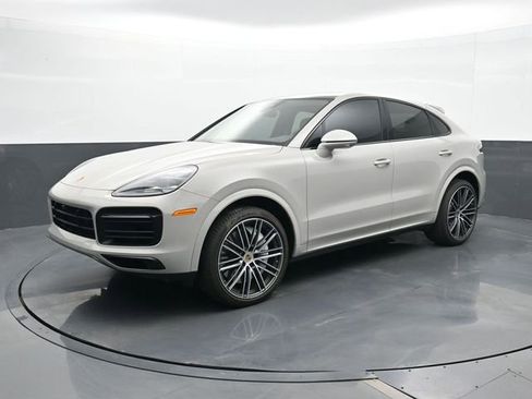 Certified 2022 Porsche Cayenne Platinum Edition image 1