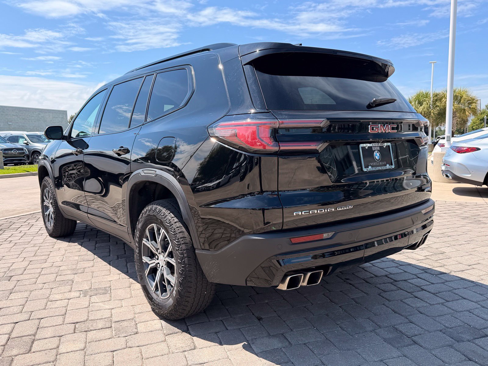 Used 2024 GMC Acadia AT4 w/ Luxury Package AWD/4WD image 10