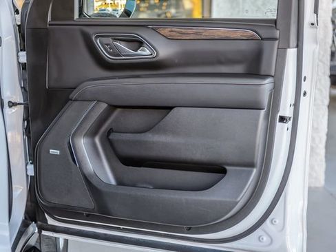 Used 2023 Chevrolet Suburban Premier image 54