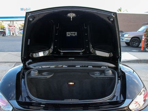 Used 2017 Porsche 718 Boxster S image 32