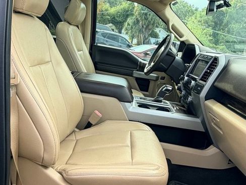 Used 2018 Ford F150 Lariat w/ Equipment Group 502A Luxury AWD/4WD image 29