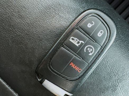 Used 2018 Jeep Cherokee Limited w/ Trailer Tow Group AWD/4WD image 36