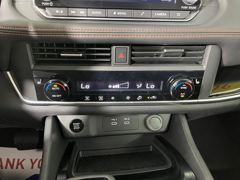 Used 2025 Nissan Rogue SV AWD/4WD image 33