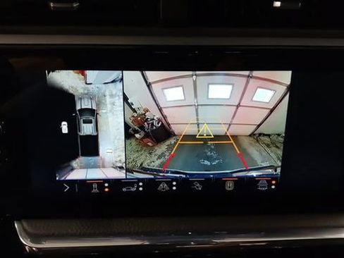 Used 2025 GMC Sierra 3500 Denali w/ Technology Package AWD/4WD image 28
