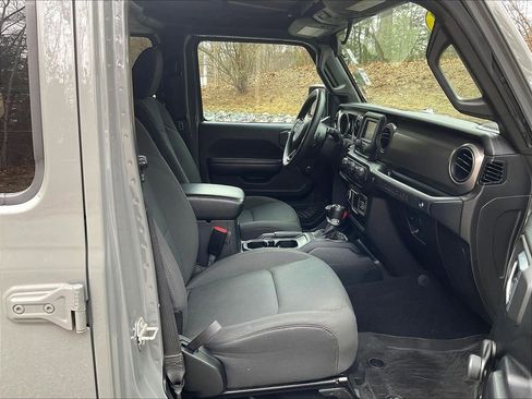 Used 2021 Jeep Wrangler Unlimited Sport AWD/4WD image 11
