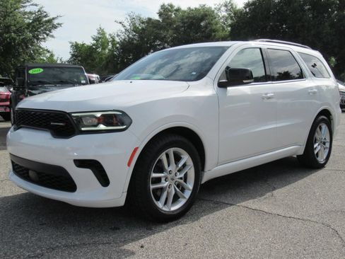 Certified 2024 Dodge Durango GT RWD image 3