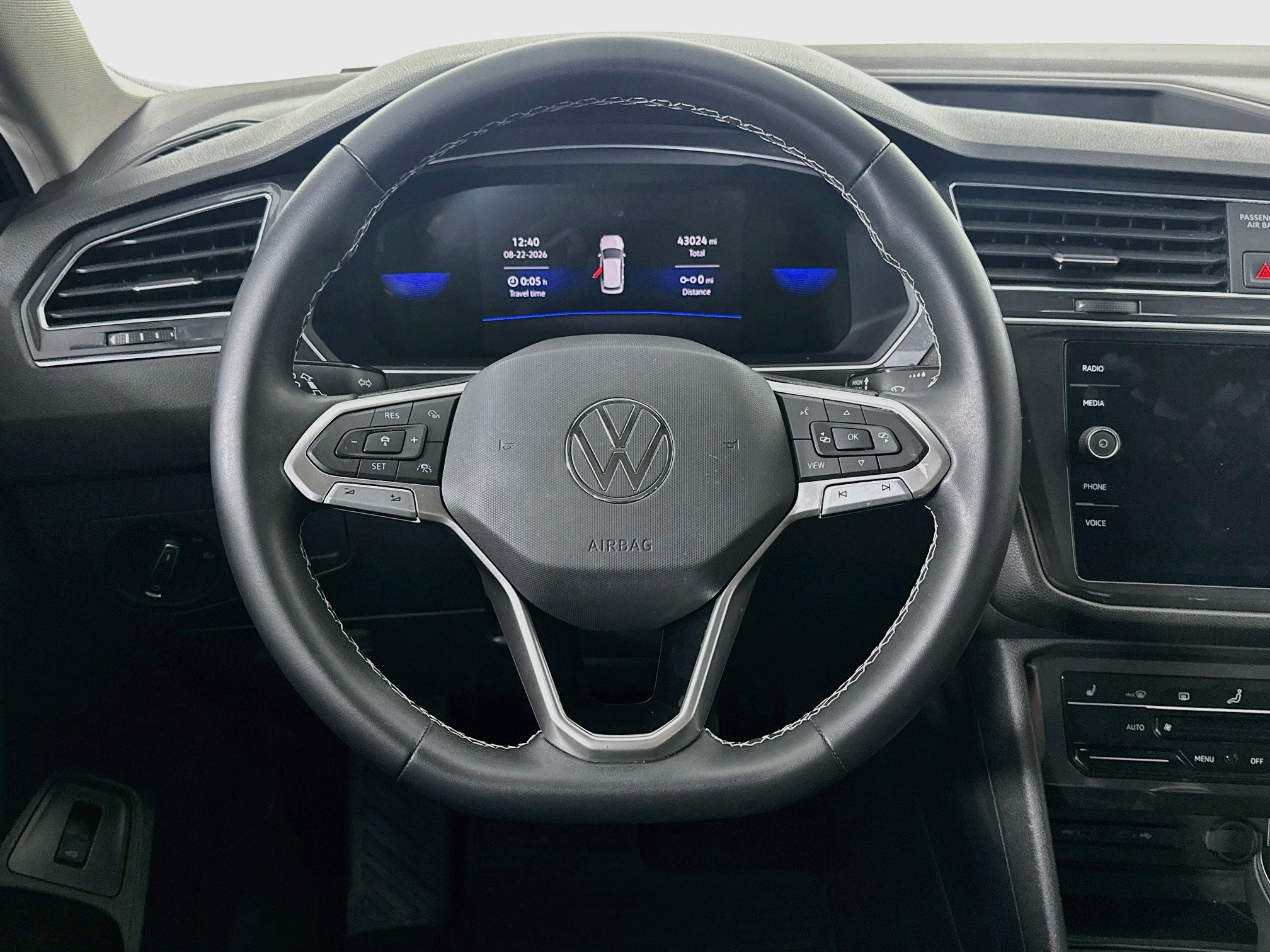 Used 2023 Volkswagen Tiguan SE FWD image 18