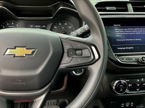 Used 2023 Chevrolet TrailBlazer LT w/ Convenience Package FWD image 13