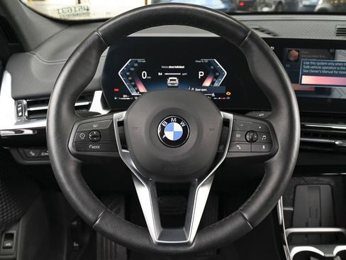 Used 2025 BMW X2 xDrive28i AWD/4WD image 19