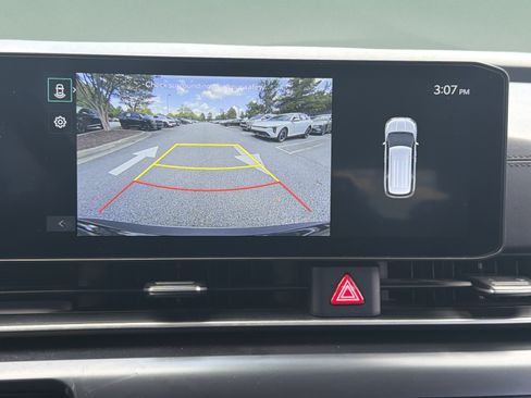 Certified 2025 Kia Carnival FWD image 3
