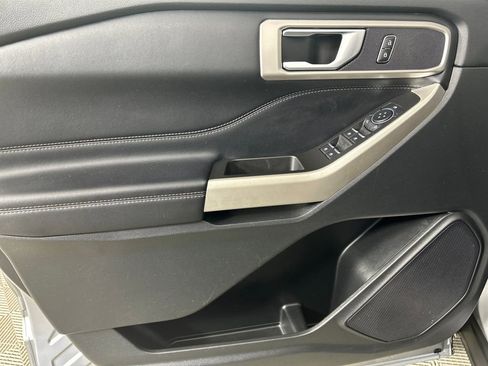 Used 2023 Ford Explorer XLT w/ Equipment Group 202A image 11