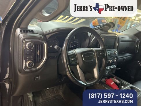 Used 2022 GMC Sierra 2500 Denali w/ Denali Black Diamond Edition AWD/4WD image 4
