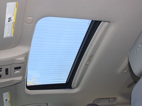 Used 2016 GMC Yukon Denali image 14