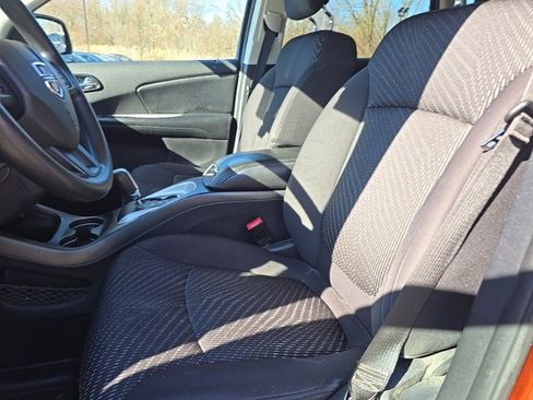 Used 2014 Dodge Journey SXT w/ Flexible Seating Group image 10